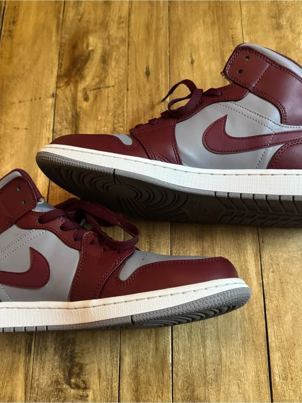 Nike Air Jordan 1 Mid Team Red Cherrywood Red Gray Men’s 10.5